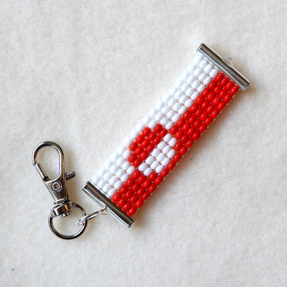 Greenland flag bead keychain / bag charm, handmade, seed beads